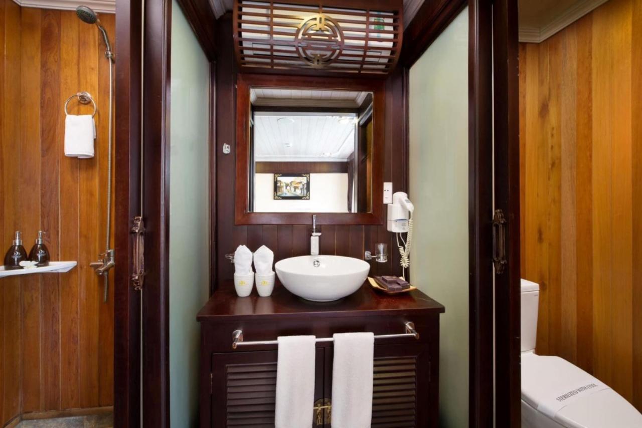 Le Journey Halong Bay Cruises Hotel ฮาลอง ภายนอก รูปภาพ